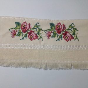 Buldan kanaviçe işlemeli havlu